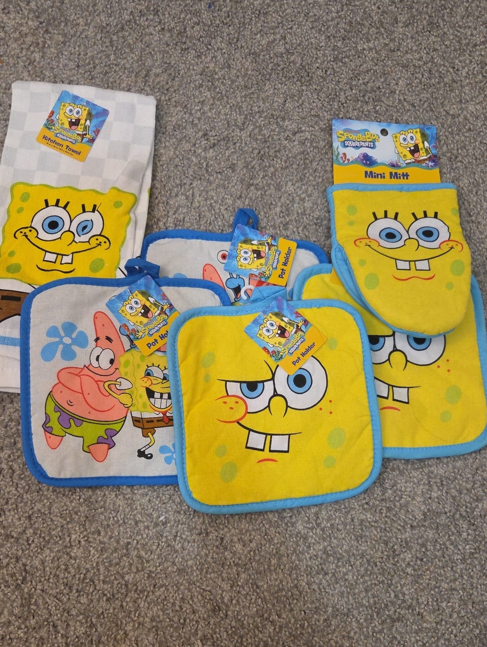6 SpongeBob SquarePants NWT Full Kitchen Set Mitt Pot Holders Towel Nickelodeon
